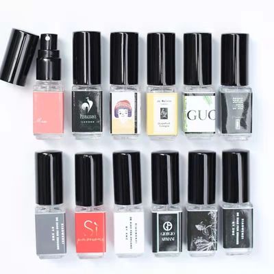 Stampa autoadesiva d'imballaggio della bottiglia di vetro del vinile di trucco dell'etichetta cosmetica stampabile